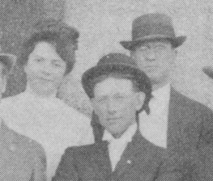 1908 Macy Lapham (back row) and family)